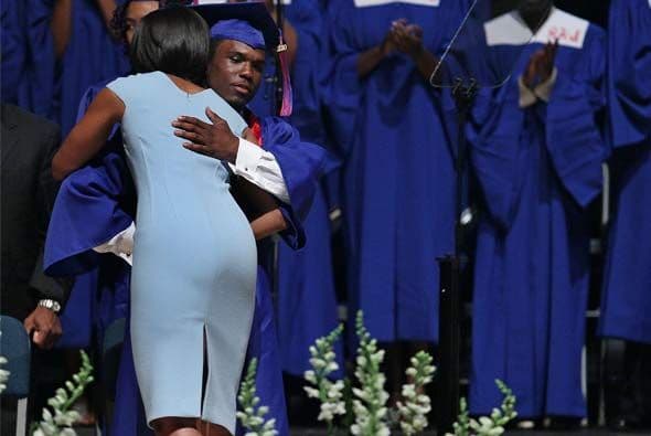 La señora Obama se dirigió a los estudiantes, los padres de familia y los profesores de la Academia de Anacostia.