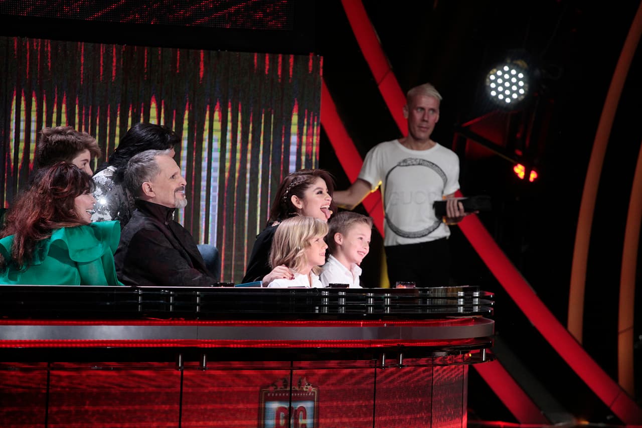 "Lengua de fuera", parece haber dicho Karol. Mientras Mateo y Claudio estaban con la actriz, cantante e influencer; el mayor, Alexis, optó por posar al lado de Verónica Castro.