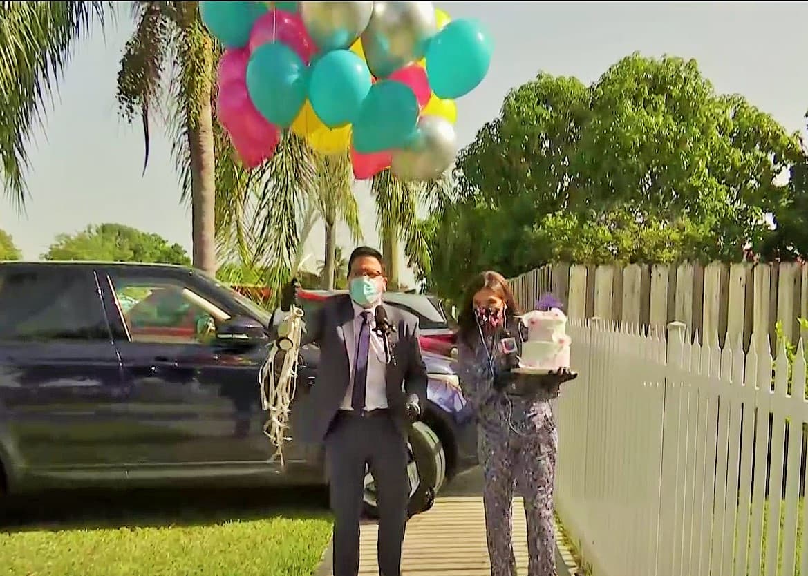 Francisca Lachapel y Raúl González se escaparon del estudio de Despierta América para sorprender a Mercedes, una televidente que festejó su cumpleaños número 100 este martes 30 de junio.