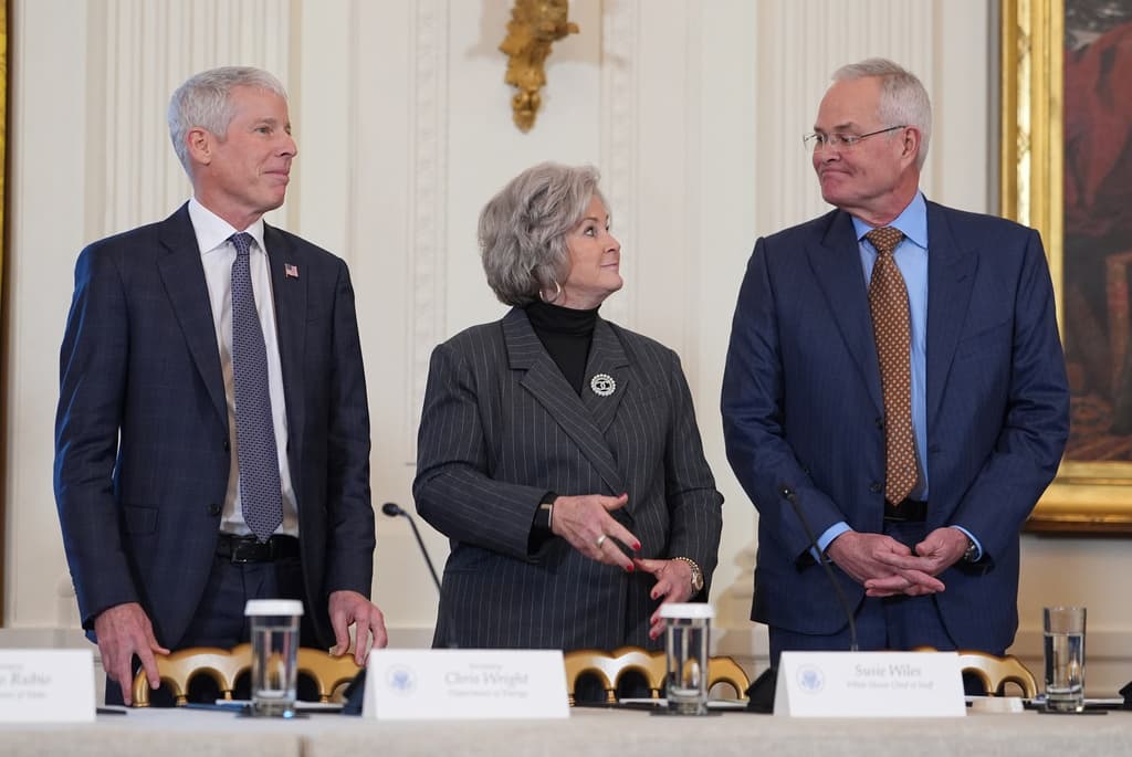 Trump "inclinado" a excluir a ExxonMobil de sus planes en Venezuela tras escepticismo de la petrolera