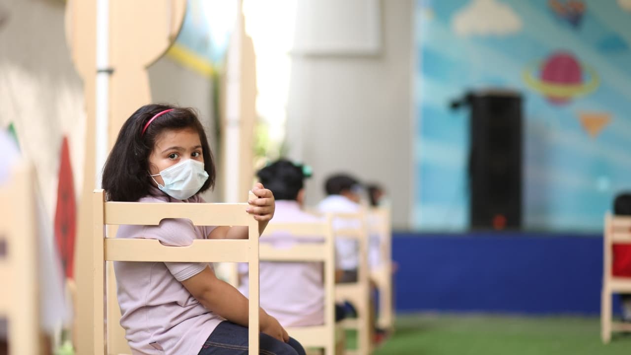 ¿Vacuna de covid-19 para bebés de 6 meses? Esto opinan mamás y médicos del Metroplex