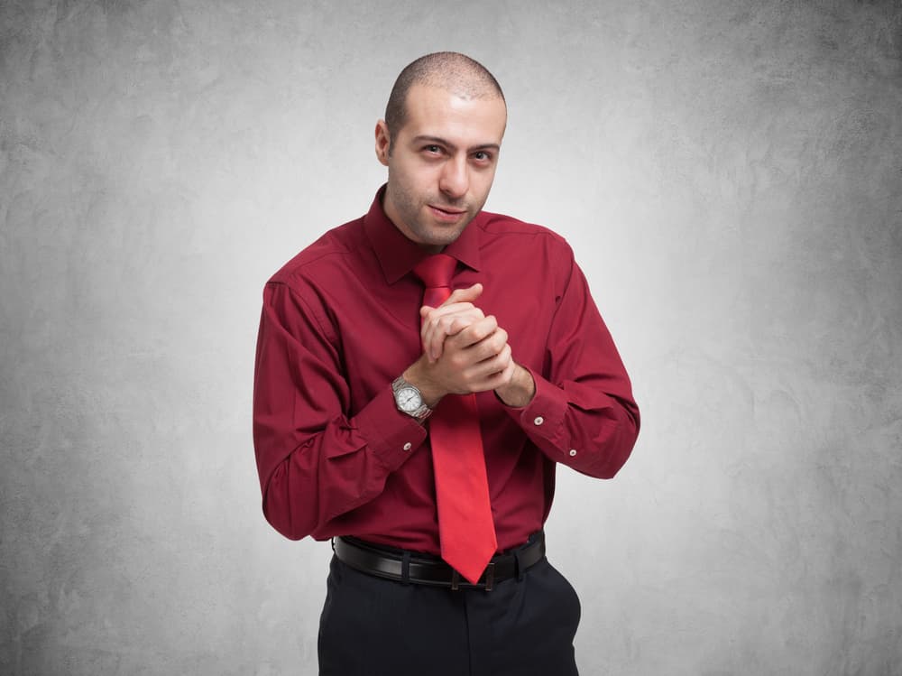 Recibirás dinero y ofertas, pero también proposiciones de gente tramposa que querrán enredarte legalmente. Mucho ojo ya que aunque tienes tus astros primarios en tránsito directo aún los grandes planetas Júpiter y Saturno están retrógrados y hay que mantenerse alerta.