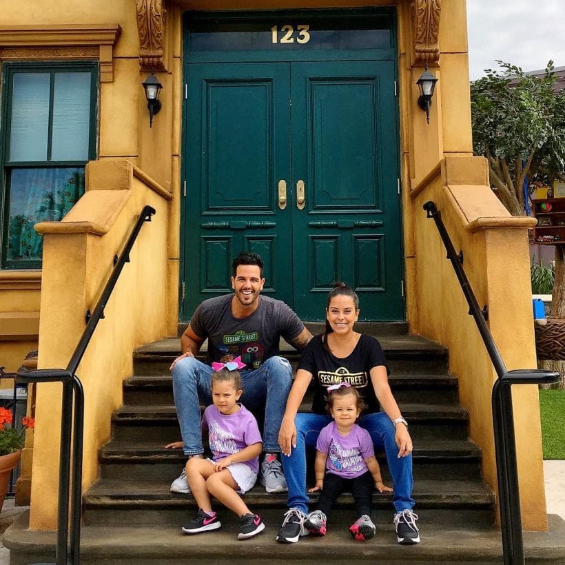 Las pequeñas tienen la fortuna de tener una hermosa familia en donde resalta el amor.