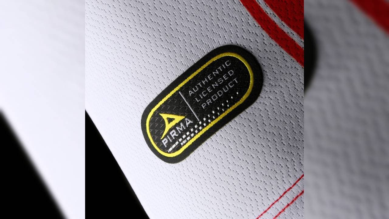 Atlético San Luis y Club León presentaron de manera oficial las nuevas ‘armaduras’ con las que enfrentarán sus compromisos en el máximo circuito del futbol mexicano.