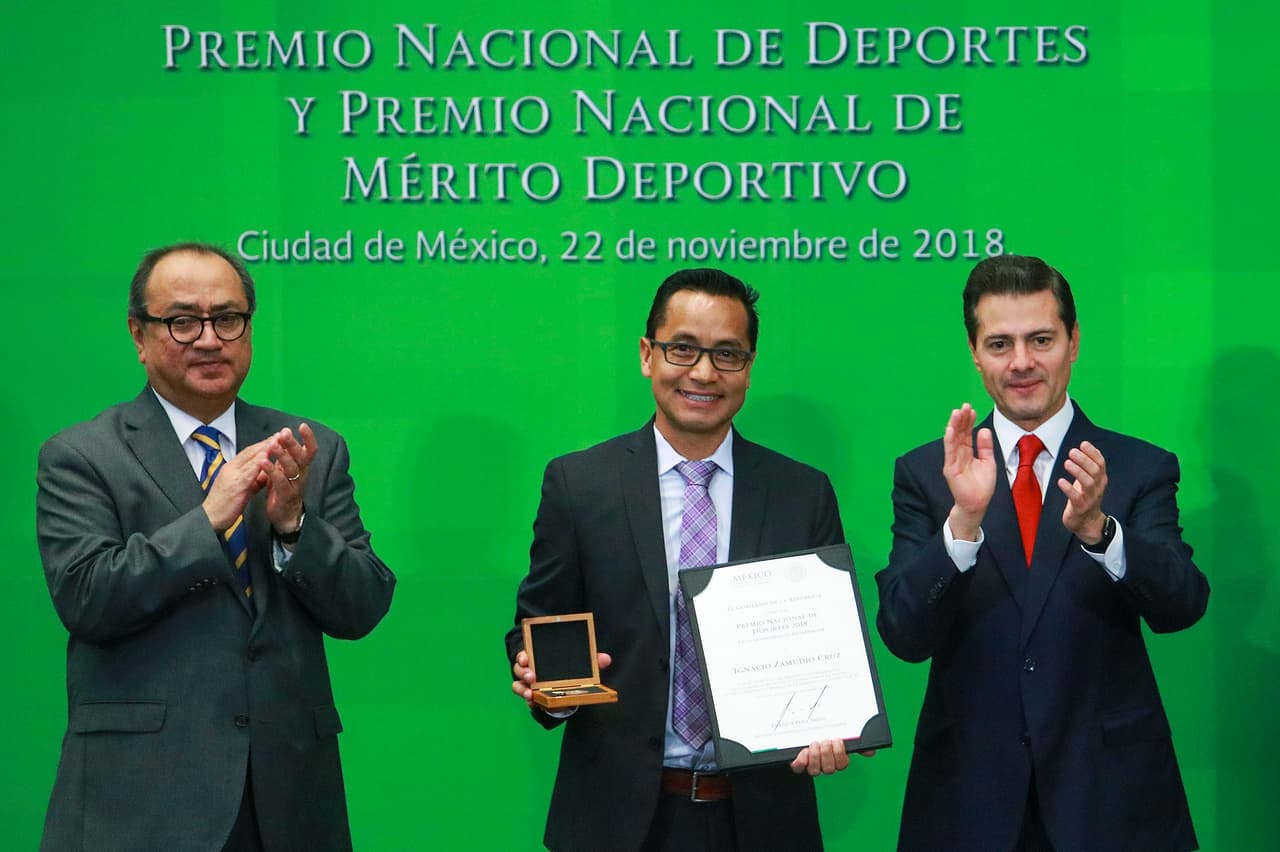 Ignacio Zamudio se llevó el galardón de Premio Nacional como Entrenador por su trabajo con sus pupilos en marcha, entre ellas Alegna.
