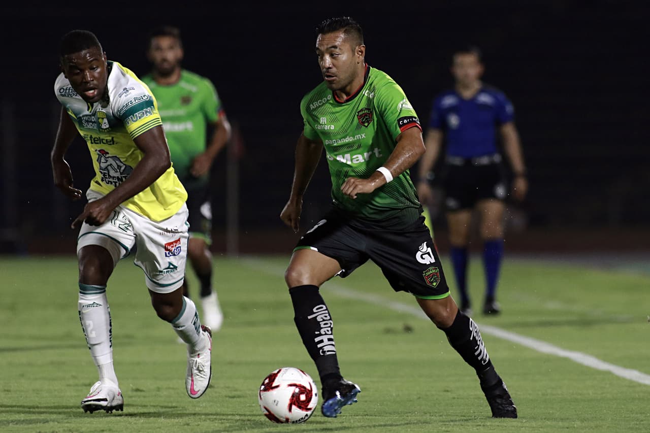 Marco Fabián estuvo muy cerca de abrir el marcador a los 45’; el esférico salió ligeramente desviado de la portería.