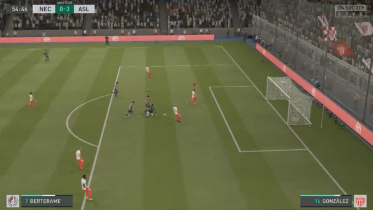 En el futbol virtual, Carlos Gutiérrez destrozó a Daniel Álvarez que terminó jugando con diez hombres.