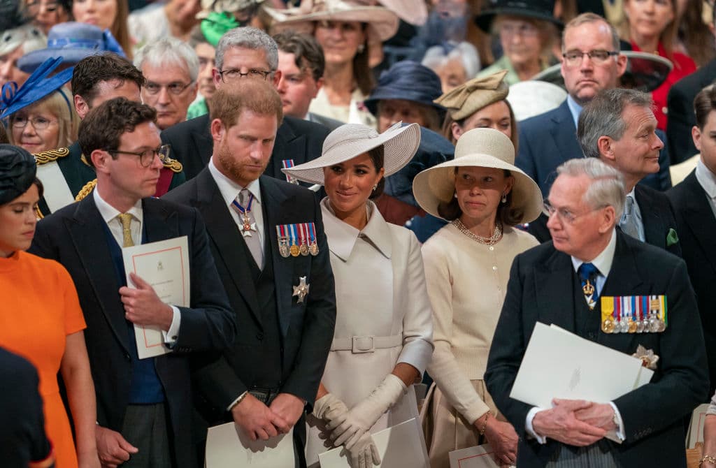 De acuerdo con los reportes de la prensa británica y las imágenes que han trascendido, durante la misa Harry y Meghan no tuvieron contacto con el príncipe William ni con Kate Middleton.
<br>