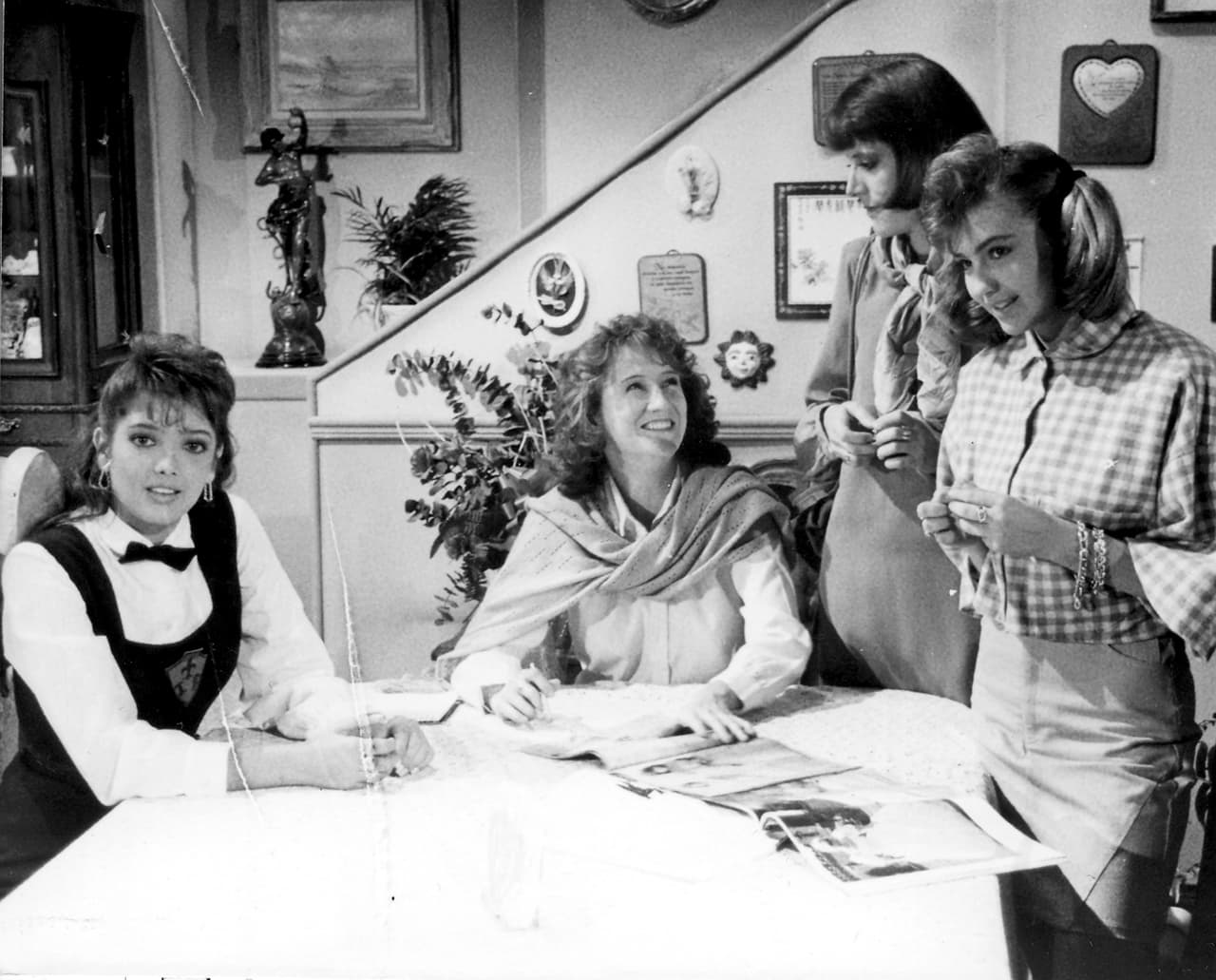 Aquel melodrama de 1987 no solo catapultó su carrera sino también la de otras estrellas como
<b> <a href="https://www.univision.com/famosos/a-30-anos-de-la-telenovela-quinceanera-te-mostramos-15-fotos-del-antes-y-despues-del-elenco-fotos#f4efbcea0001" target="_blank">Thalía y Adela Noriega. </a></b>
<br>