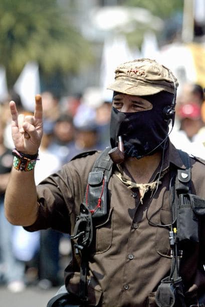 El líder guerrillero considera que "la guerra de Felipe Calderón (...) es un negocio" al que dijo que se han destinado más de $30,000 millones de presupuesto público entre 2007 a 2010.