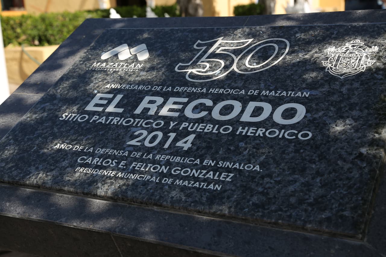 La Banda El Recodo tiene sus orígenes en un pueblo del mismo nombre ubicado en Mazatlán, Sinaloa.