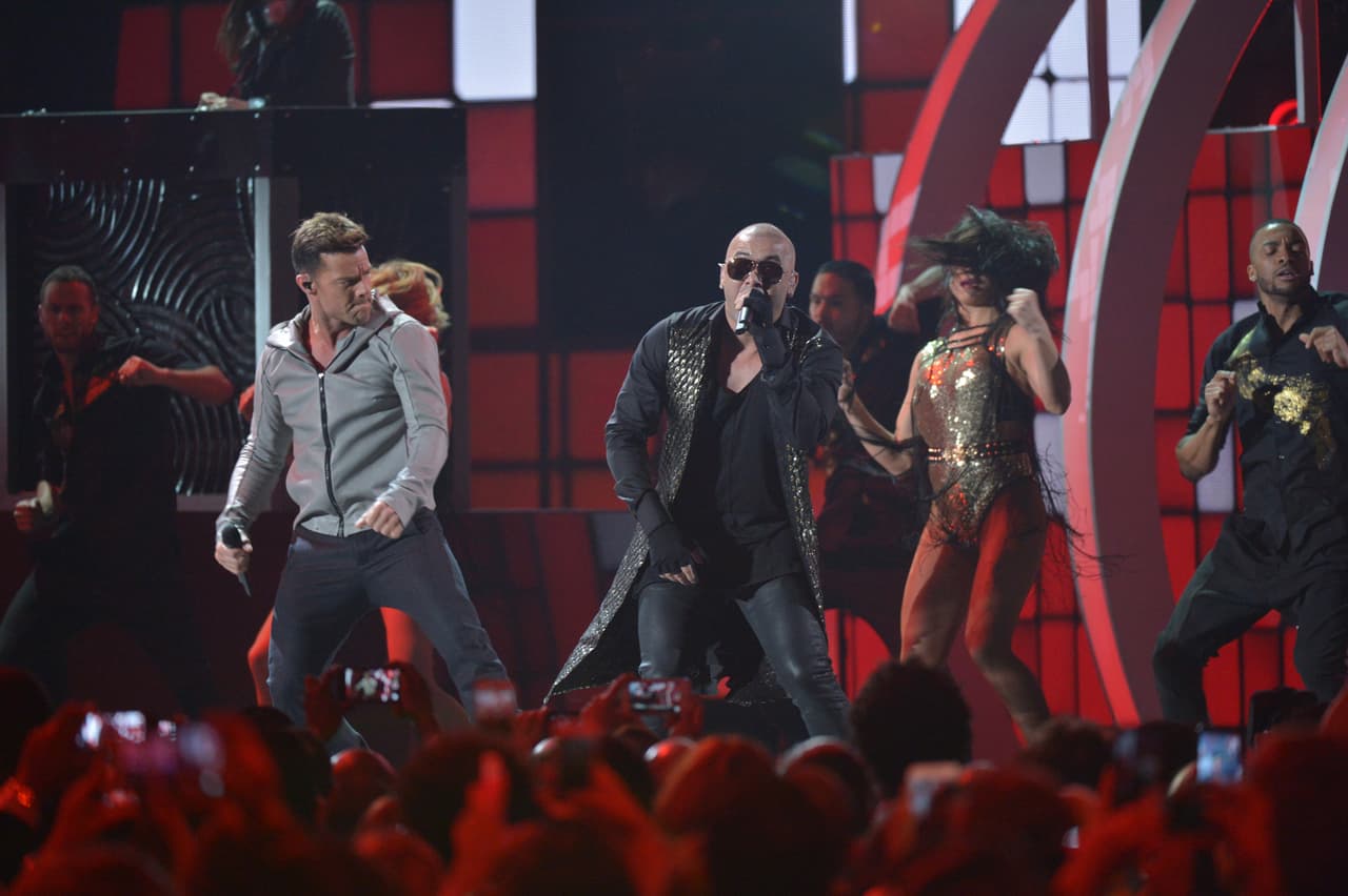 Interpretaron juntos 'Que Se Sienta el Deseo'.