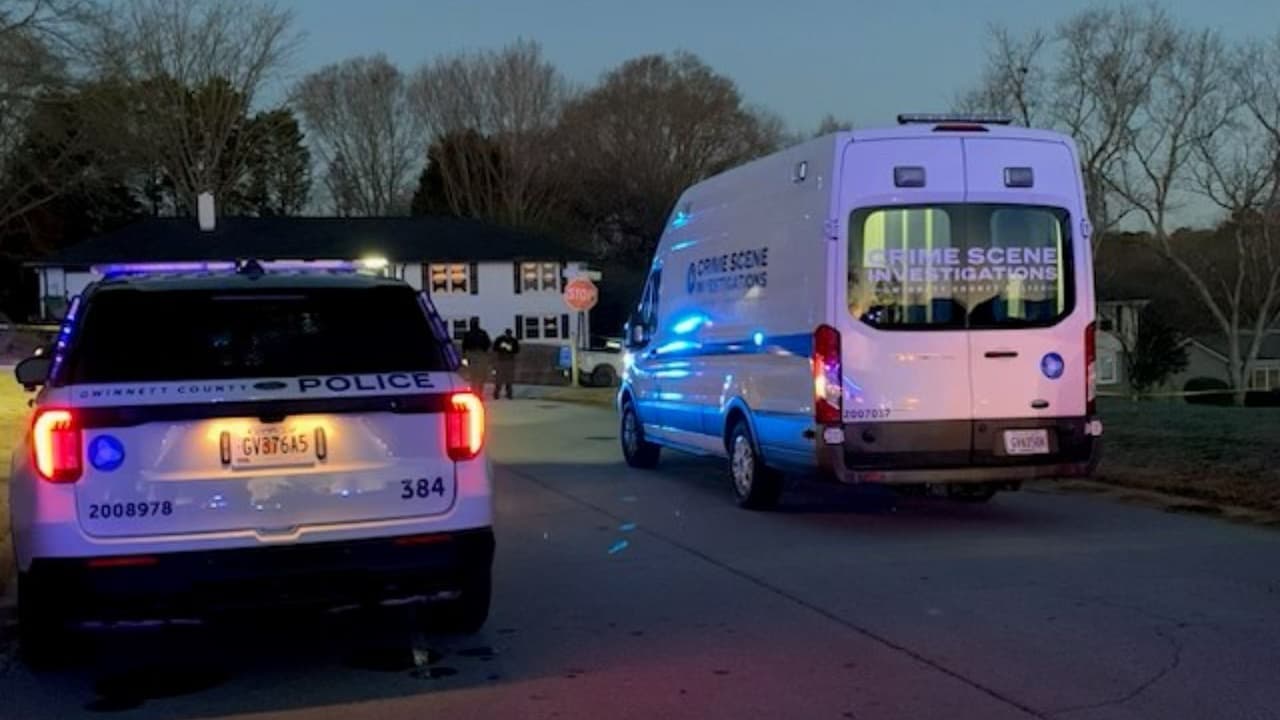 Hombre es hallado muerto con una herida de bala en Snellville, la Policía investiga el homicidio