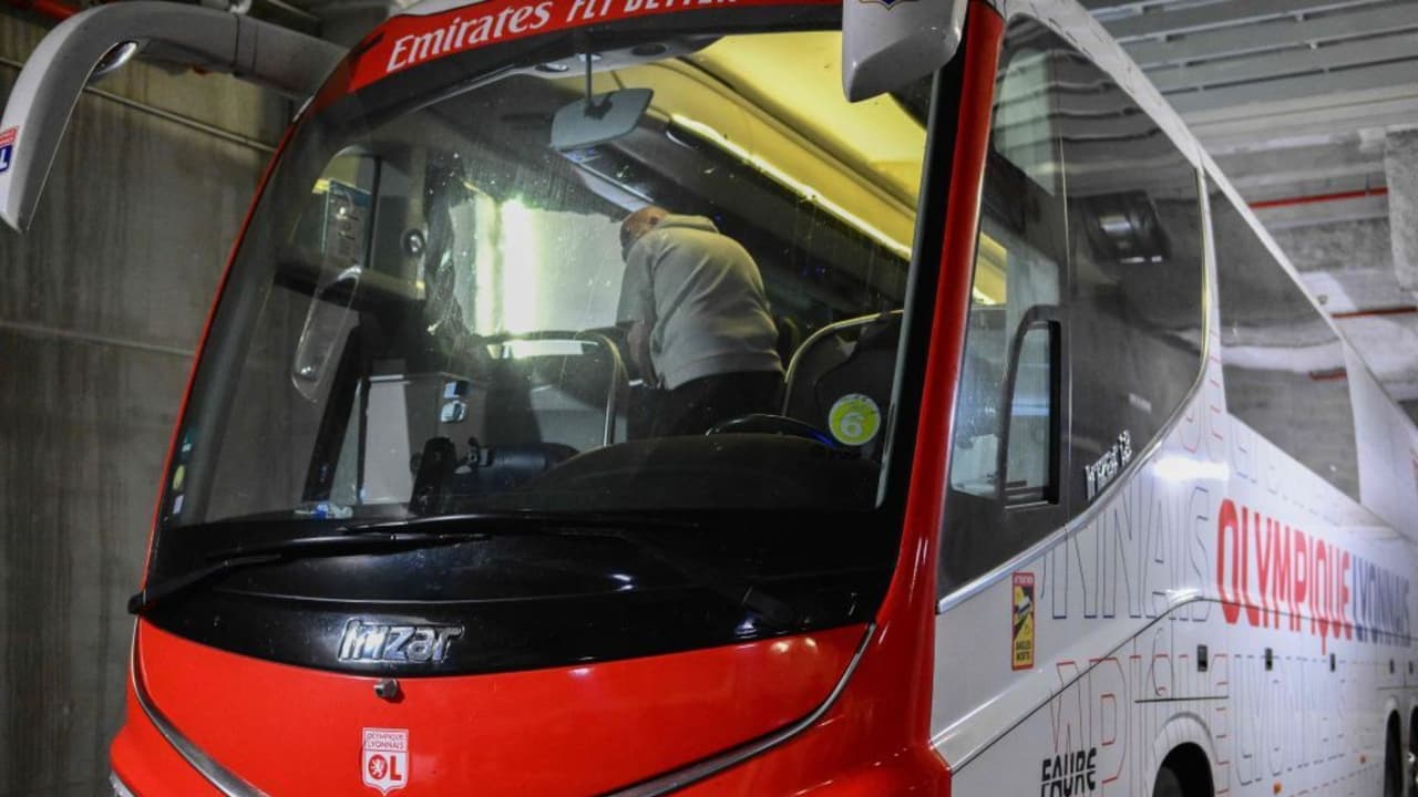 Francia anuncia nueve detenidos tras ataques al autobús del Lyon 