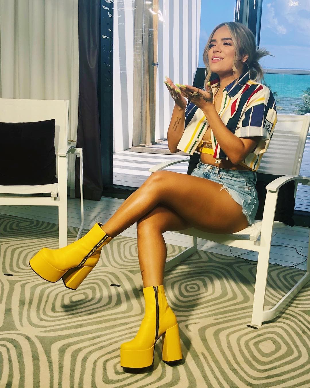 La ‘casita’ cuenta con gimnasio, alberca, cinco recámaras, estudio de grabación y una increíble vista al mar.