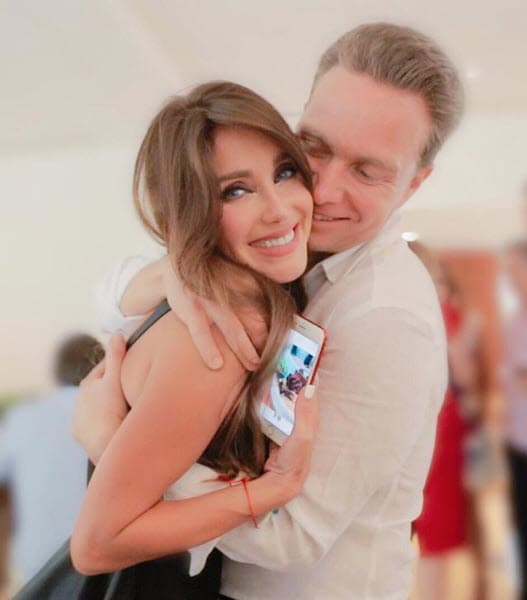 El 25 de abril cumplieron tres años de matrimonio: "¡Feliz aniversario! @velascom_", con esta instantánea compartió su felicidad con sus seguidores.