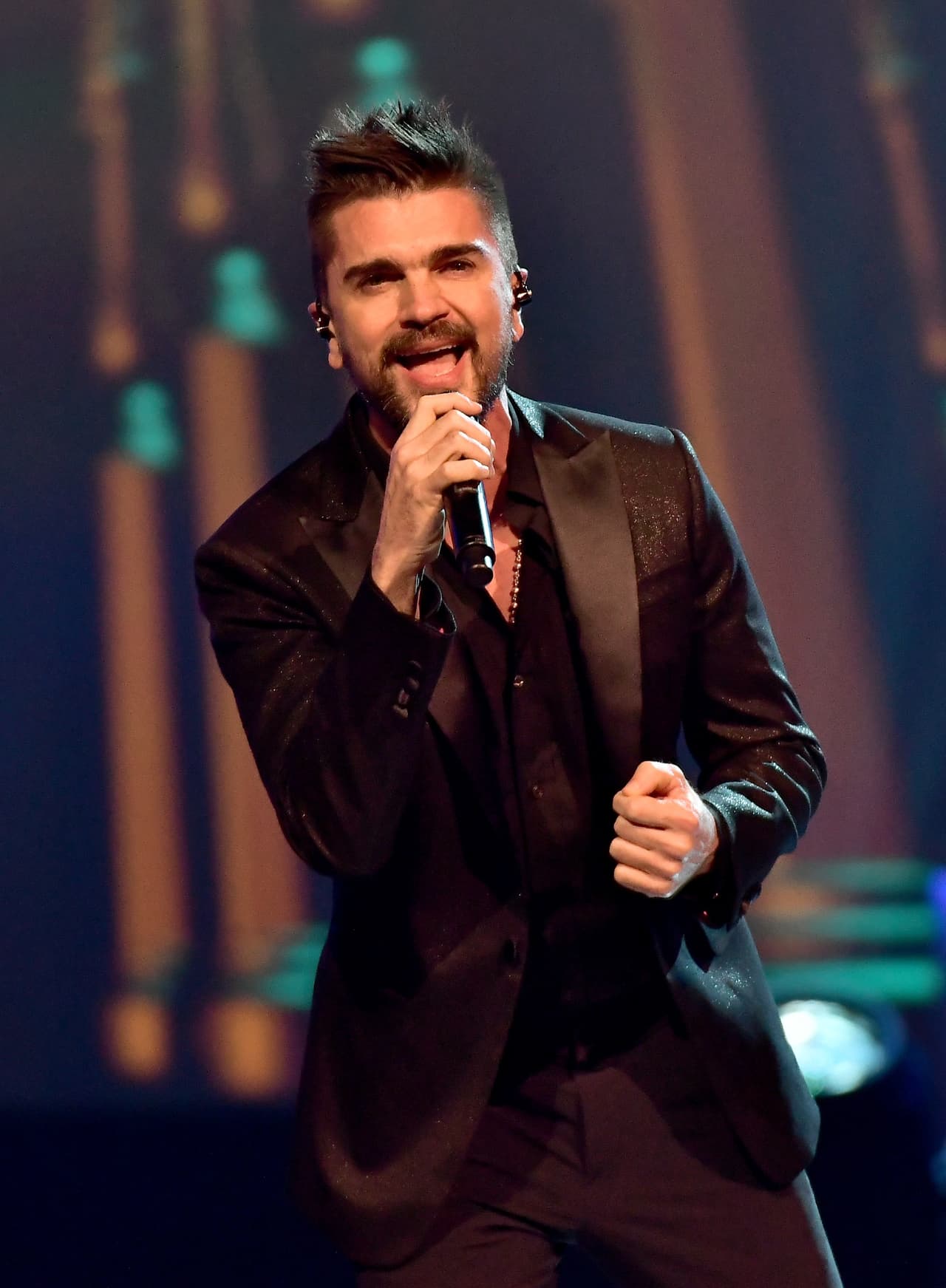 <br>Juanes, nominado a Artista del Año Pop Rock, saldrá de Premio Lo Nuestro directo a este concierto masivo que promete hacer historia.
<br>