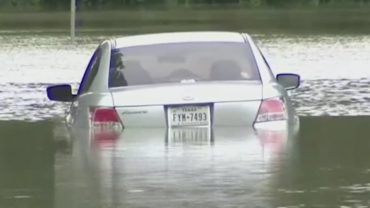 La zona de Spring Branch, a lo largo del Buffalo Bayou y el área de Kingwood son algunas de las zonas en Houston que suelen registrar inundaciones repentinas a causa de fenómenos meteorológicos con gran cantidad de lluvias.