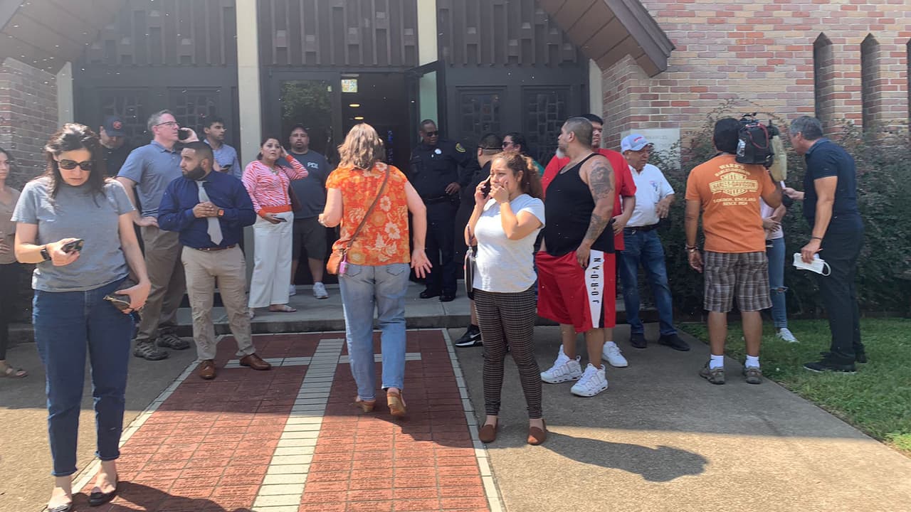 "No hay información", fue lo que muchos padres dijeron cuando se les preguntaba por la situación de sus hijos en la escuela.