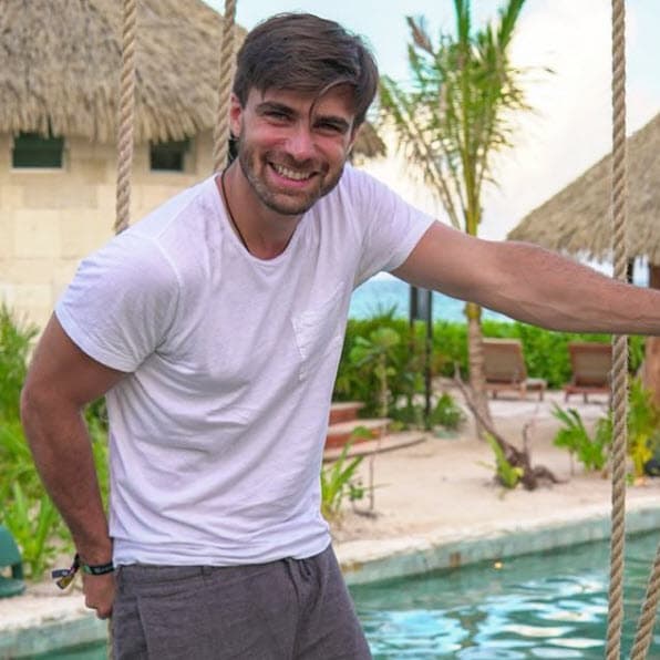 "Estamos conociéndonos , estamos midiendo nuestro tiempo y de eso se trata la vida, de compartir con la gente que tú quieres compartir, lo más invaluable que nosotros tenemos es el tiempo, yo elijo con quién compartirlo", explicó entre risas nerviosas.