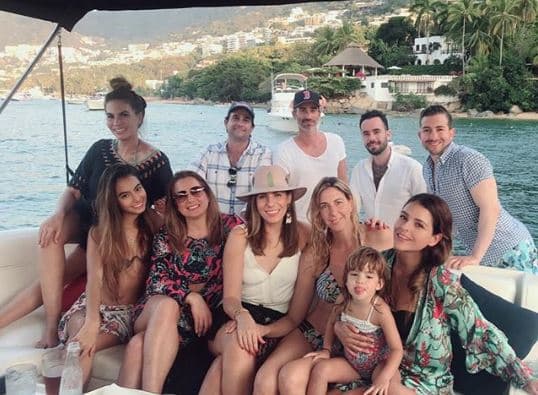 "¡Despidiendo 2018! Y lista para las bendiciones del 2019.", detalló Grettell al pie de esta imagen.