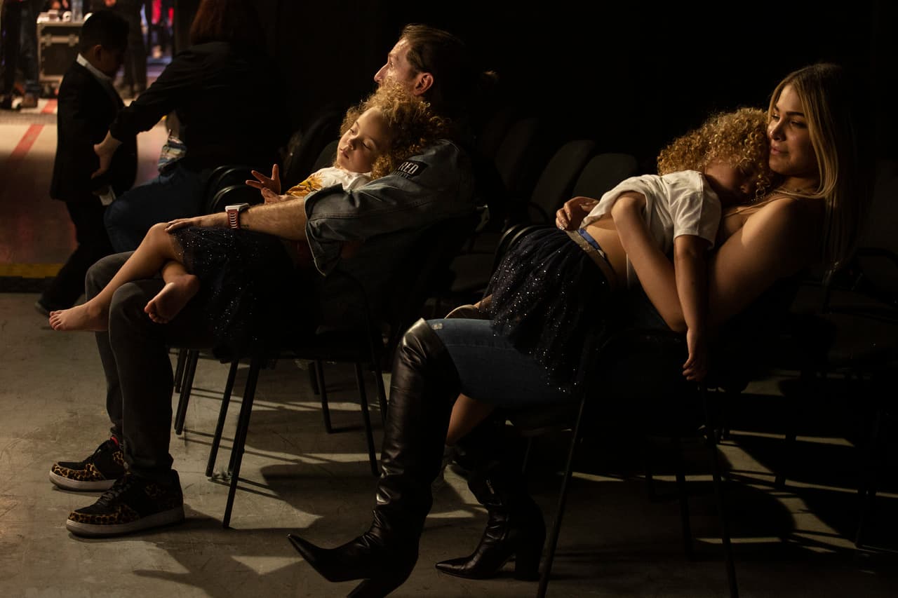 Grandes escenas de amor fueron retratadas detrás de cámaras de este primer show. No te pierdas la segunda ronda de selección de participantes el próximo domingo por Univision.