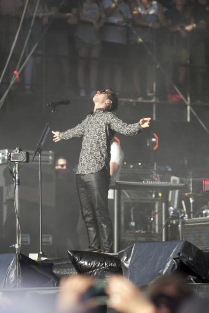 Mark Foster y los demás integrantes de la banda de indie rock Foster the People interpretaron sus mayores éxitos en el Austin City Limits este viernes.