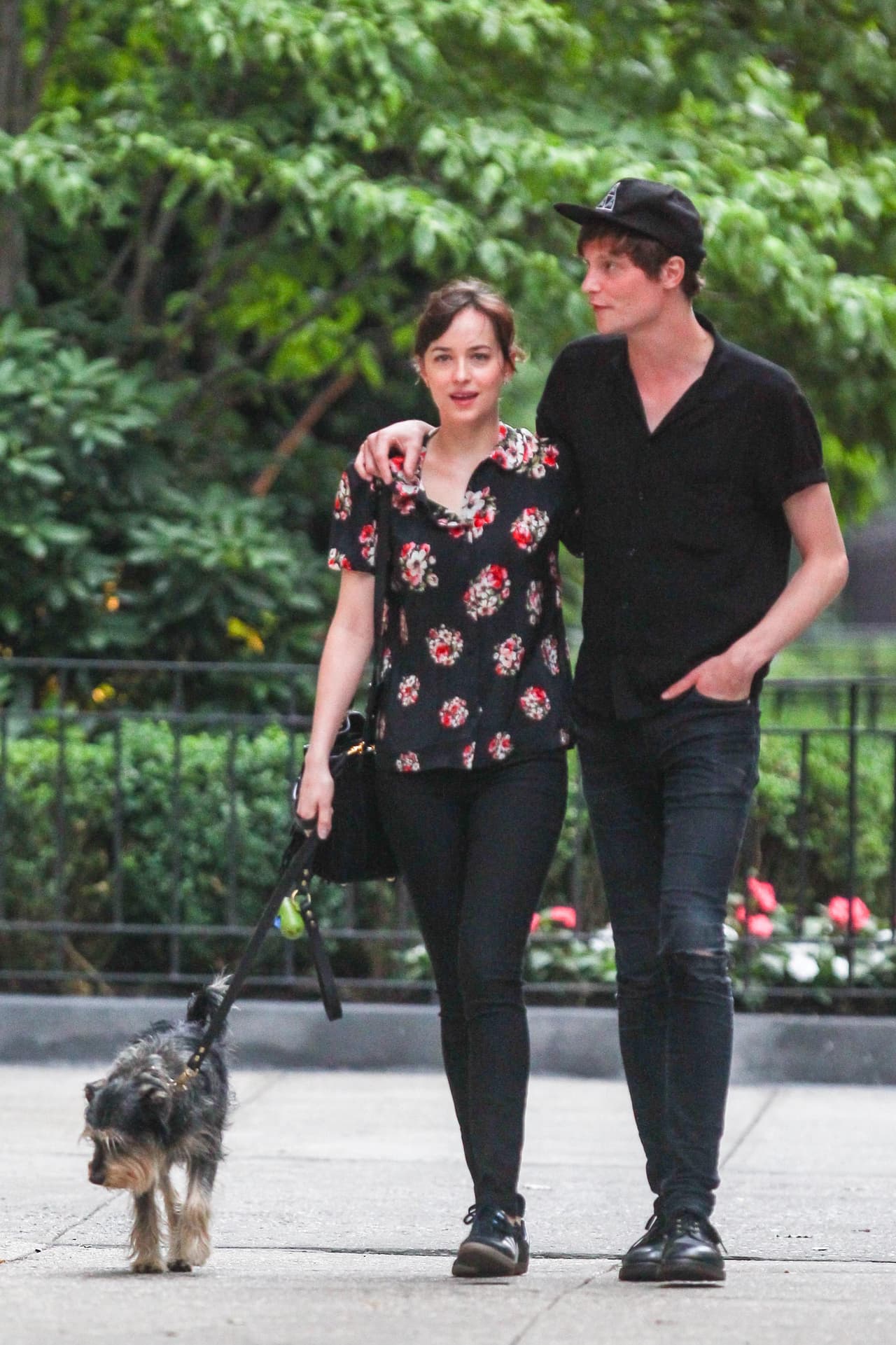 ¿Qué sería de Dakota Johnson sin su mascota? Muy probablemente su vida no sería la misma.