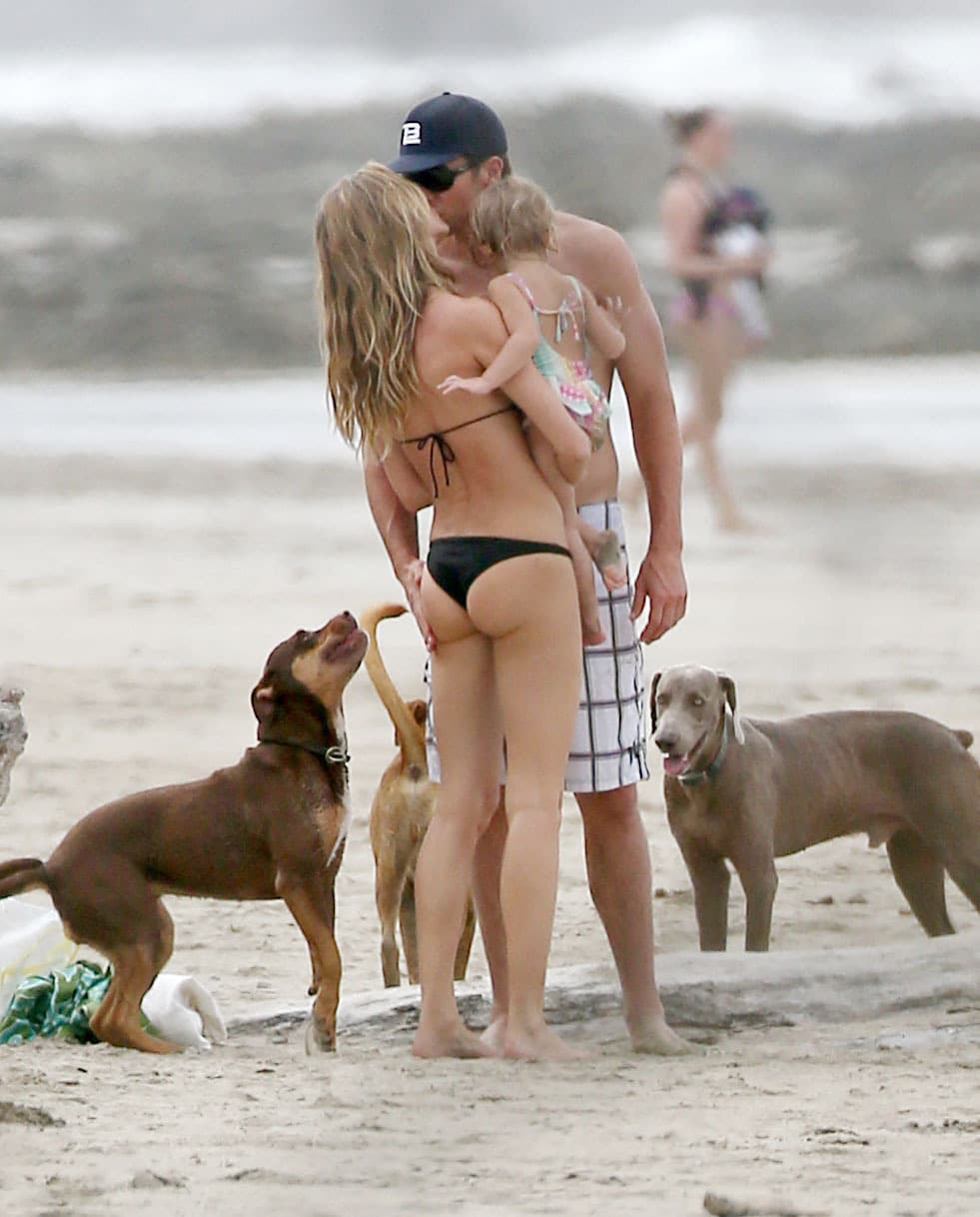 Gisele Bündchen y Tom Brady disfrutan más la playa cuando están en compañía de estos traviesos.