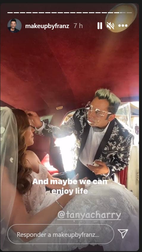 Él
<b><a href="https://www.univision.com/shows/el-gordo-y-la-flaca/tanya-charry-vestido-de-novia-detalles-boda" target="_blank"> fue el encargado de dejar espectacular a la novia</a></b>, incluso antes de que ella hiciera su triunfal aparición en la iglesia dándole los últimos toques.
<br>