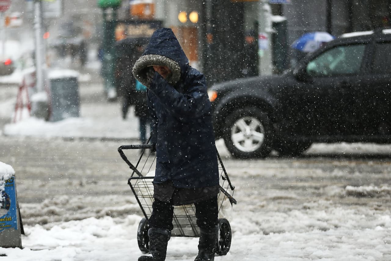 Pronostican hasta 8 pulgadas de nieve con la llegada de tormenta invernal a Nueva York y Nueva Jersey