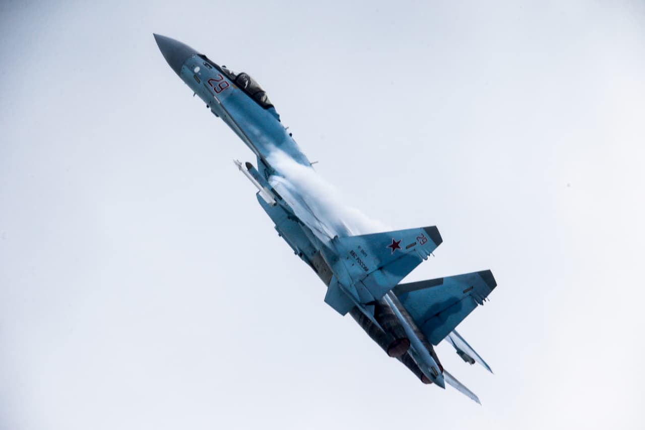 Un caza ruso SU-35 interceptó al P-8A Poseidon estadounidense sobre el Mediterráneo.