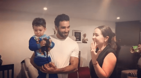 En la misma entrevista, Ariadne fue cuestionada acerca de sus planes de boda con el padre de su hijo Diego, el actor brasileño Marcus Ornellas, quien le entregó un anillo de compromiso en agosto pasado, justo el día en que la actriz celebró 32 años de edad.