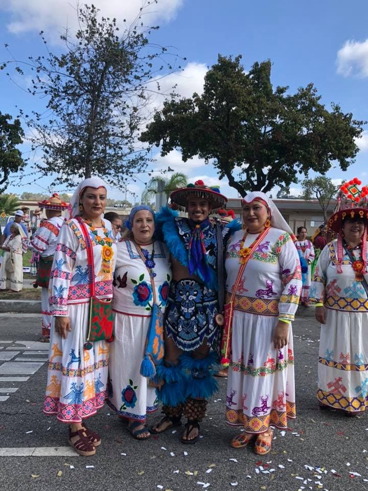Bandas escolares, unidades ecuestres, grupos folclóricos, carrozas e invitados especiales fueron los protagonistas del desfile.