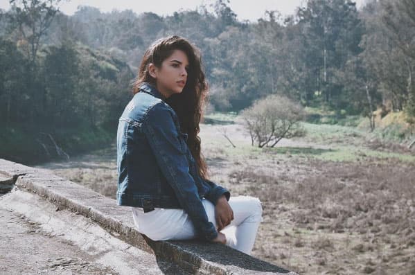 También dijo que está muy agradecida con Ana Bárbara, a quien considera como su madre, pues desde que murió Mariana Levy, la cantante ha sido su figura materna y hasta ha pensado en irse a vivir con ella.