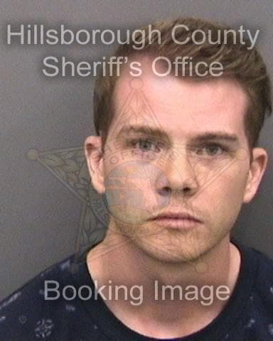 Samuel Sutter, de 26 años, se encuentra encarcelado con una fianza de $100,000 dólares.