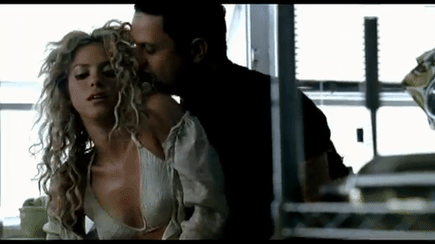 <b>11.- 'La Tortura'.</b> El tema está incluído en el disco 
<b>'Fijación Oral'</b> que fue lanzado en 2005.