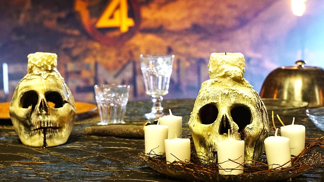 Pero para algunos las pruebas más extremas son cuando tienen que comer los platillos exóticos que tienen como ingrediente principal insectos y gusanos.