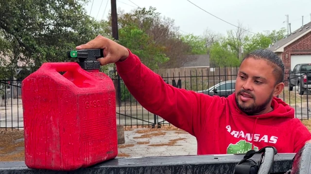 Comerciantes se ven obligados a subir sus precios ante el alza en la gasolina