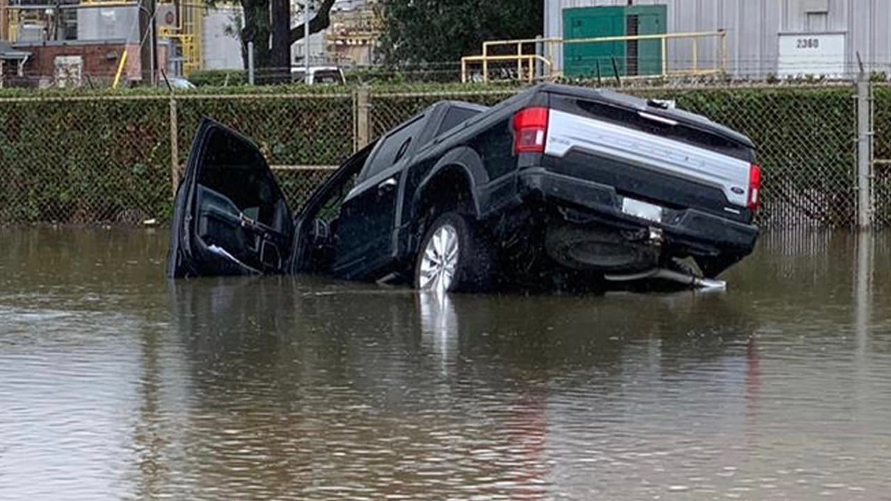 ¿Cuánto tarda el proceso de reclamo si mi vehículo sufre daños por inundación?