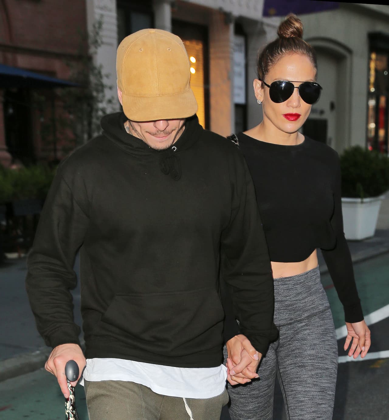 Por lo que ha tenido que usar hasta bastón.