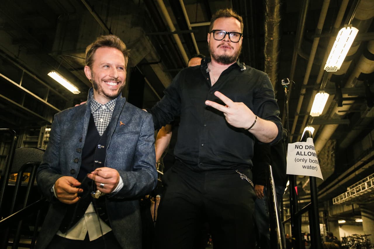 Una cosa fue lo que viste en televisión y otra lo que te perdiste. Pero, relax! Nuestro lente te trae el detrás de cámaras de la esta entrega de Premio Lo Nuestro.