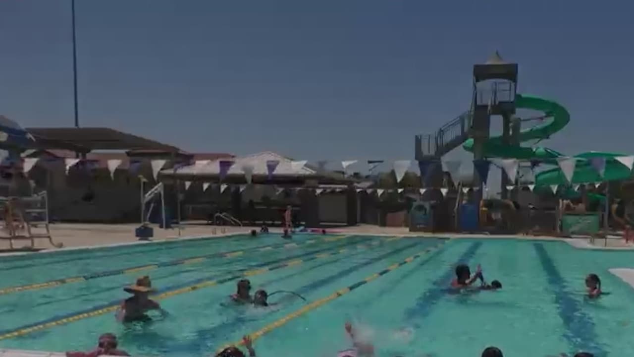 Clases gratuitas de natación en Mesa para prevenir ahogamientos