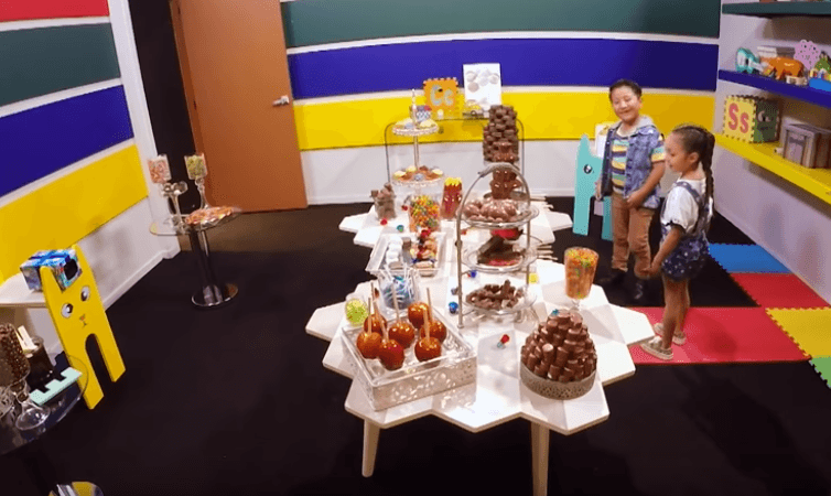 El plan era el mismo: que la capitana de 'Sarilú y sus Bombas' se quedara sola con Albertanito en el cuarto de la dulce tentación.