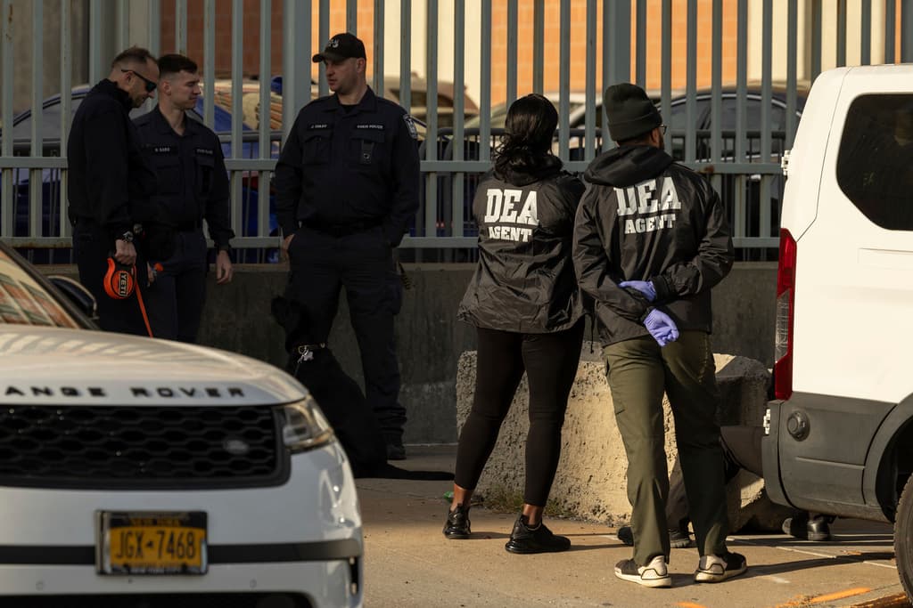 Esta acción se produce en medio de crecientes preocupaciones por las condiciones de la cárcel, incluyendo reportes de violencia y varias muertes de reclusos.