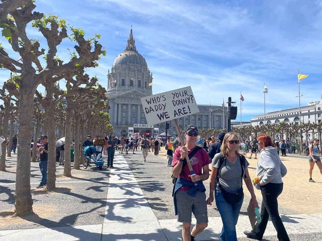 En ese contexto, llamó a la comunidad aorganizarsey a “salir a ejercer ese poder”, destacando el papel de trabajadores documentados y no documentados en distintos sectores.