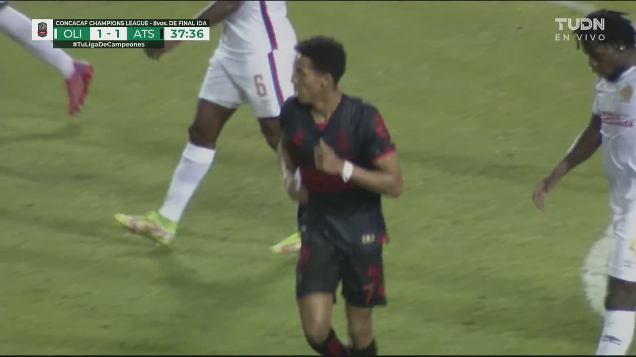 ¡Apenas desviado! Ozziel se queda cerca de darle la ventaja a Atlas