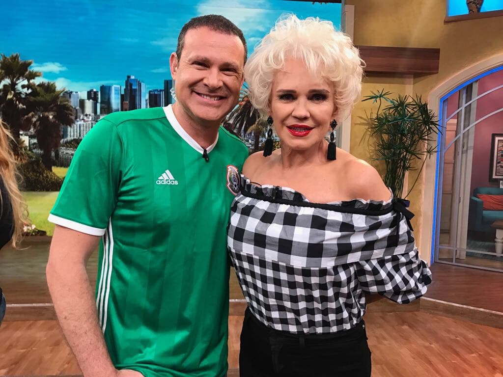 Siempre es un gusto darle la bienvenida, Charytín llegó a participar en un fuerte debate.