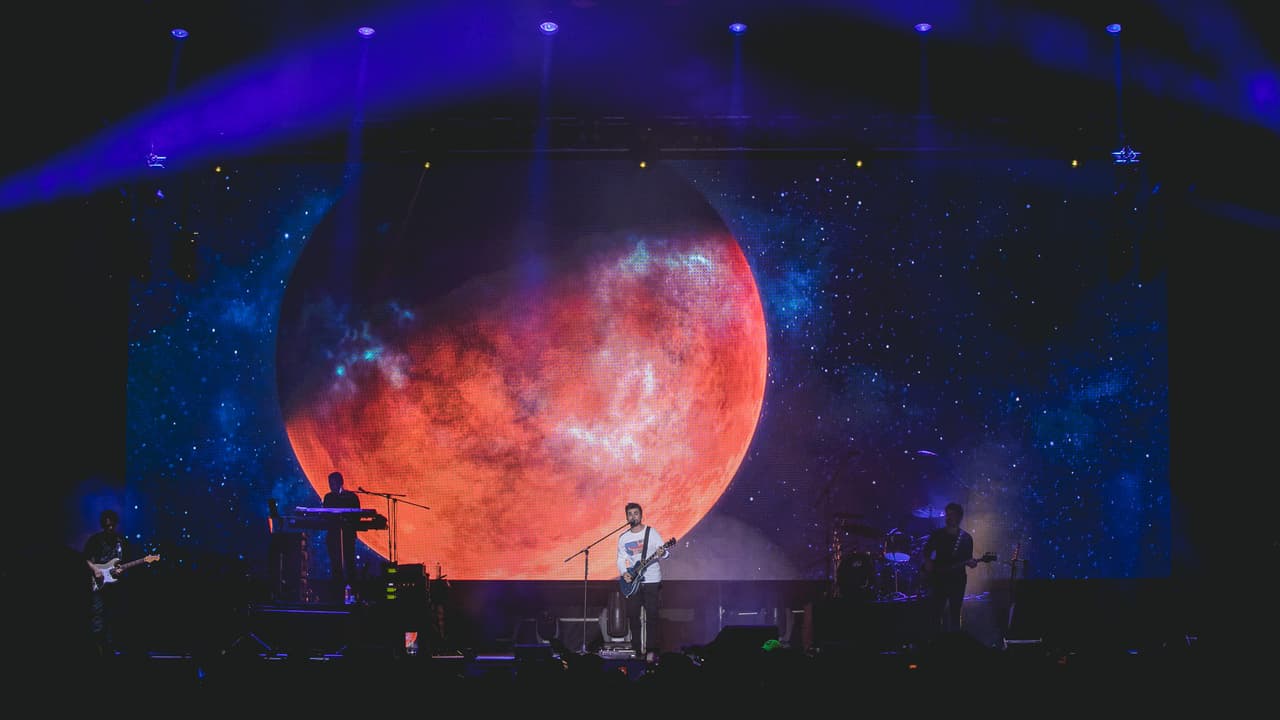 Esta presentación fue la primera de las dos que hacen Juanes y Bosé en Colombia, la próxima será el próximo martes 3 de octubres, en el nuevo escenario de la capital colombiana, El Movistar Arena, donde estarán acompañados de Sebastián Yatra.
