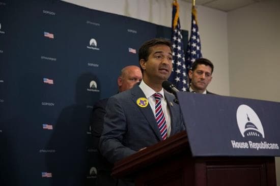 Curbelo no respaldará ninguna ley para el presupuesto "a menos que resuelvan el problema de DACA"